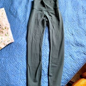 Green lululemon ankle length hire rise Luon